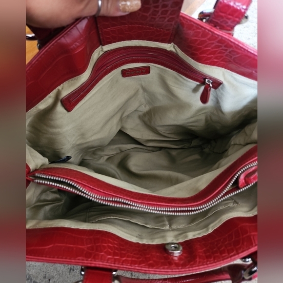 DKNY Jacquard Signature Logo Tote With Red Faux Croc Detail - Picture 8 of 12